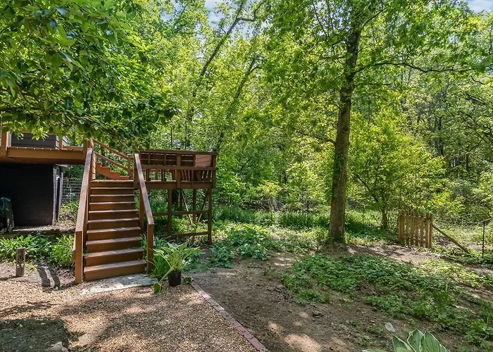 Black Cabin Getaway In Woods I Valpo