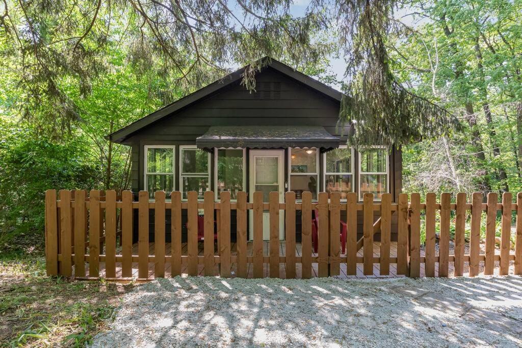 Black Getaway In Woods I Valpo Hébergement de vacances